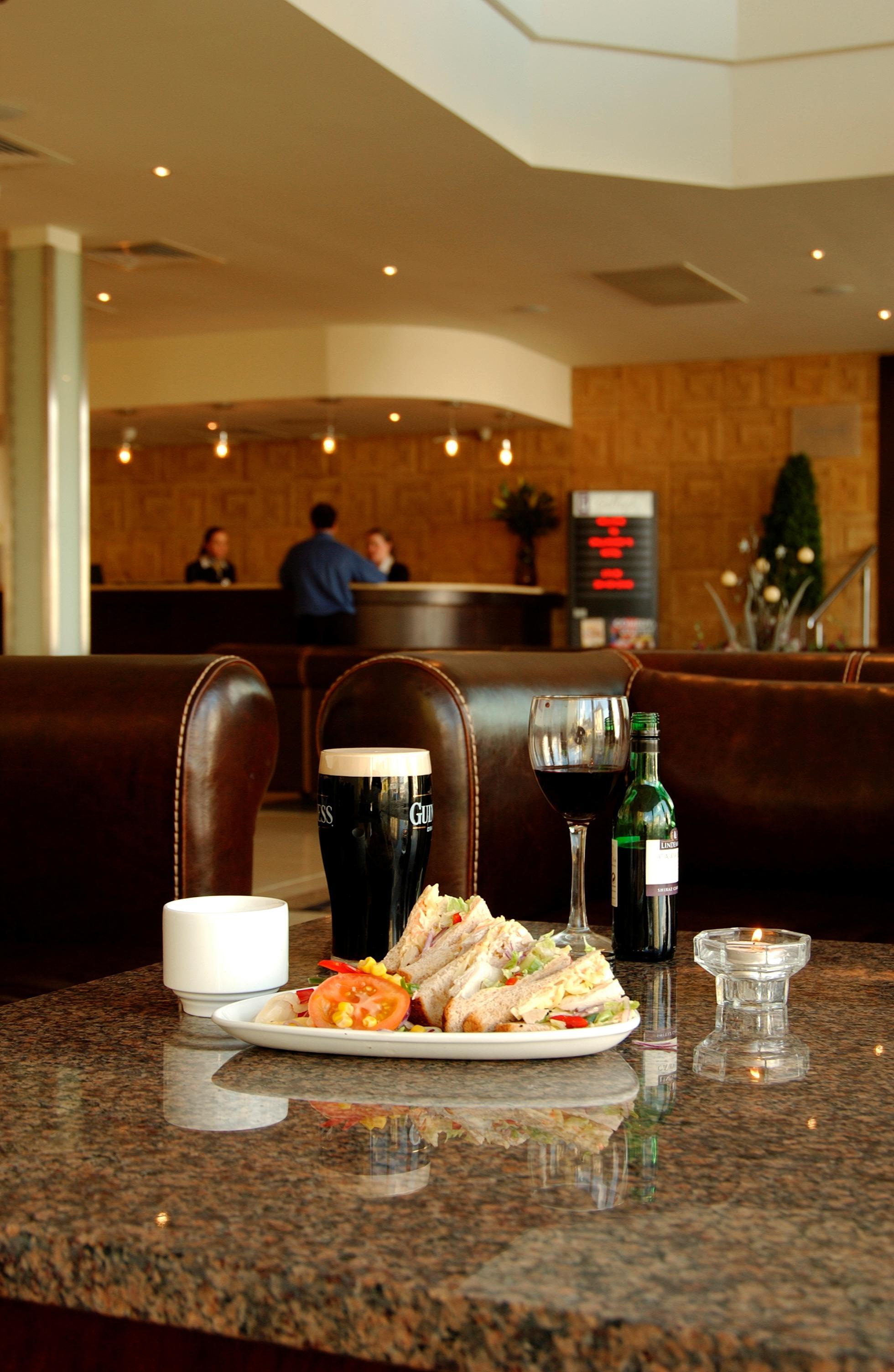 Mcgettigans Hotel 레터케니 외부 사진